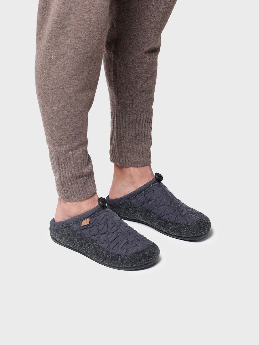 Zapatilla tipo zueco para hombre en tejido acolchado y fieltro en gris | NADIR-UM