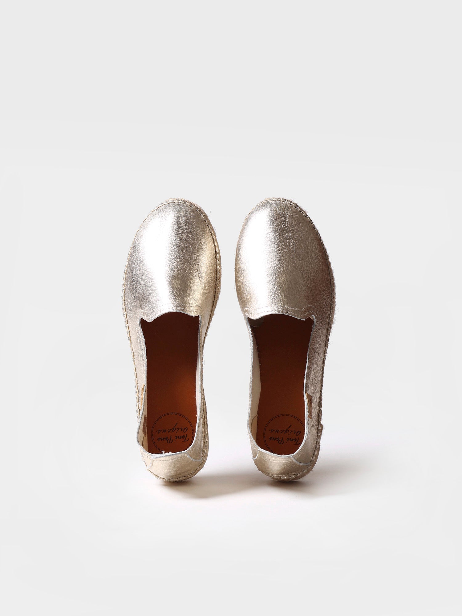 Zapatillas cerradas doradas | AURORA