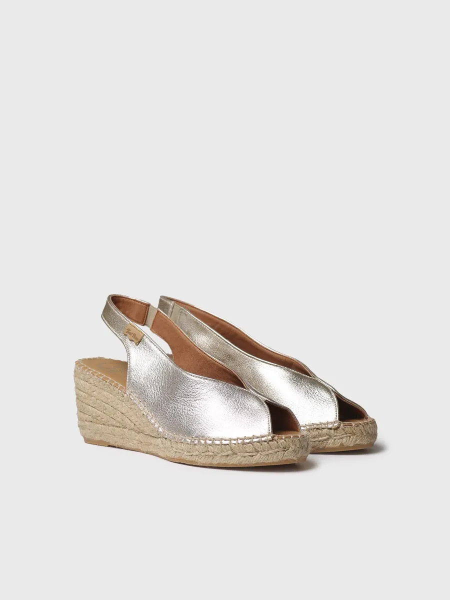 LAILA-P_PLATI__2_949a27bb-799f-4c06-a678-73df48f3059f